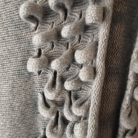 Gorgeous Made in Italy Tabaroni Grey Cashmere Shawl Shrug Sweater Size Med-Large - Picture 6 of 14